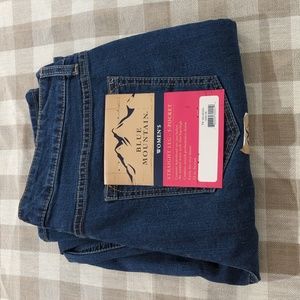 NWT Blue Mountain women's straight fit jeans size 14
